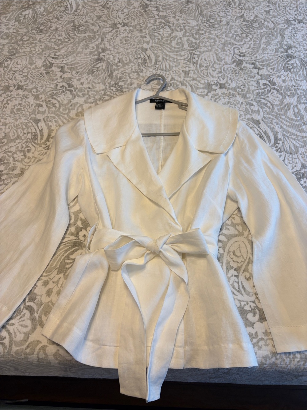 Karen Kane White Linen-Blend Tie-Waist Blazer